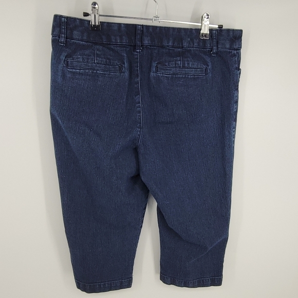 St. John's Bay Capri Women's Dark Wash Blue Denim Jeans Size 10 - Picture 8 of 12